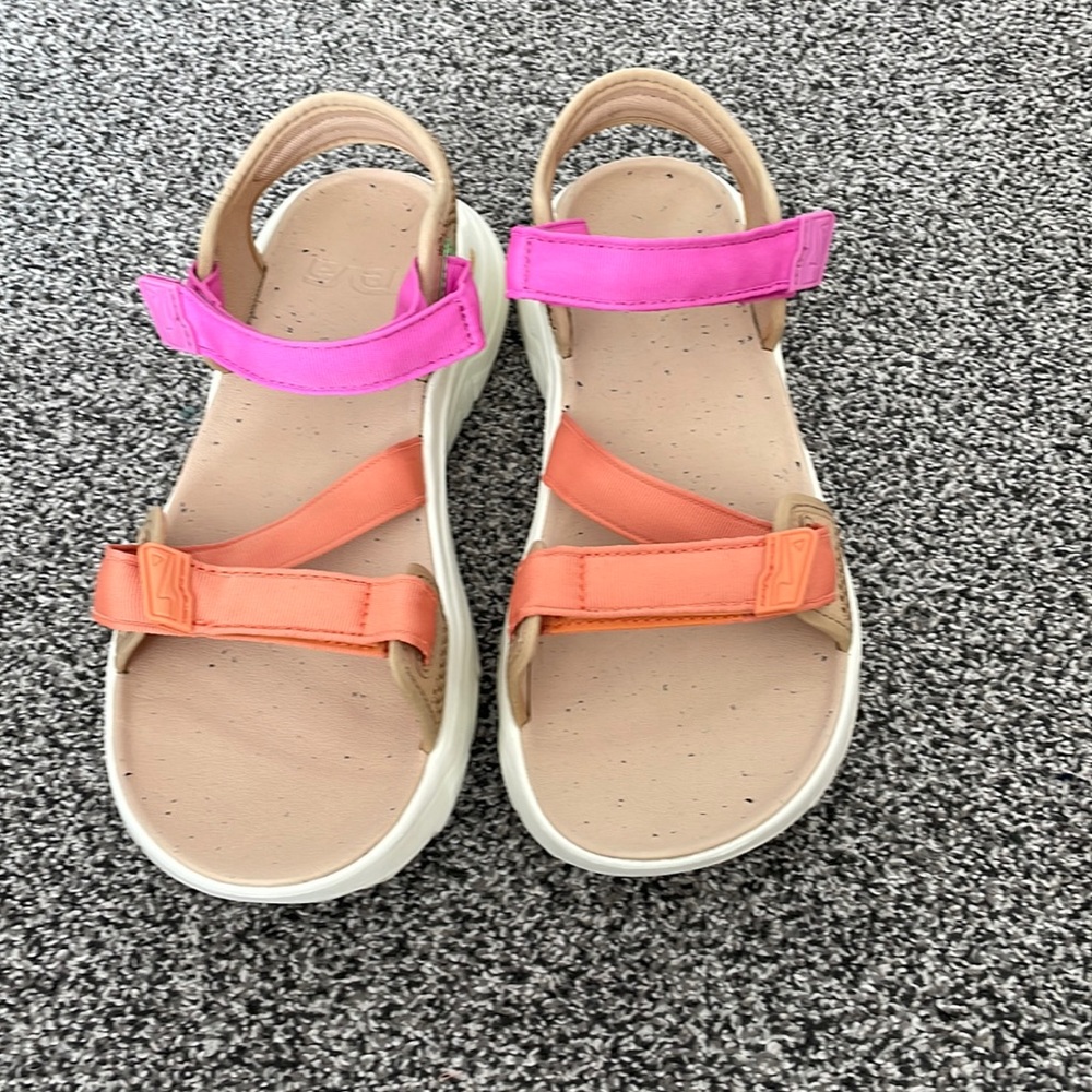 Teva Zymic Sandals - NWOT